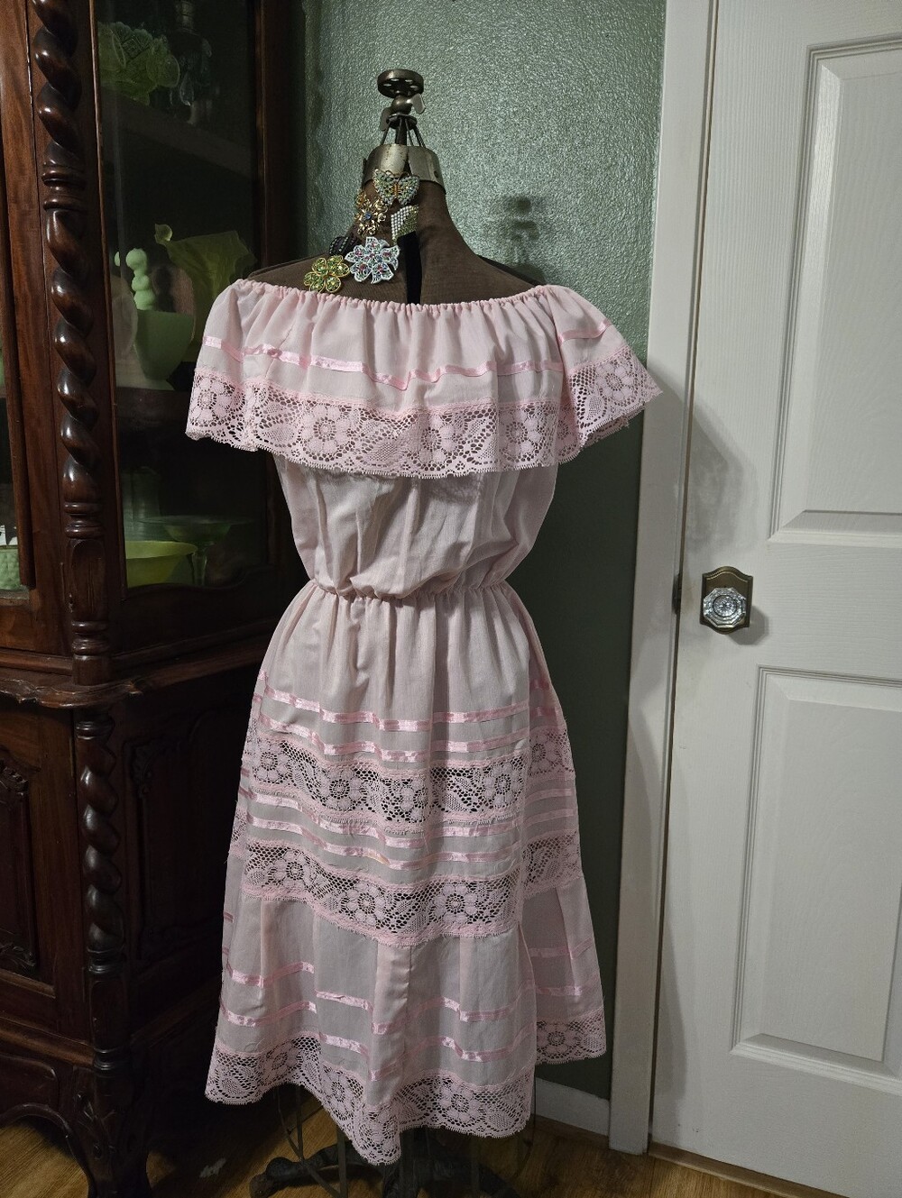 Pink Off-Shoulder Lace Midi Dress